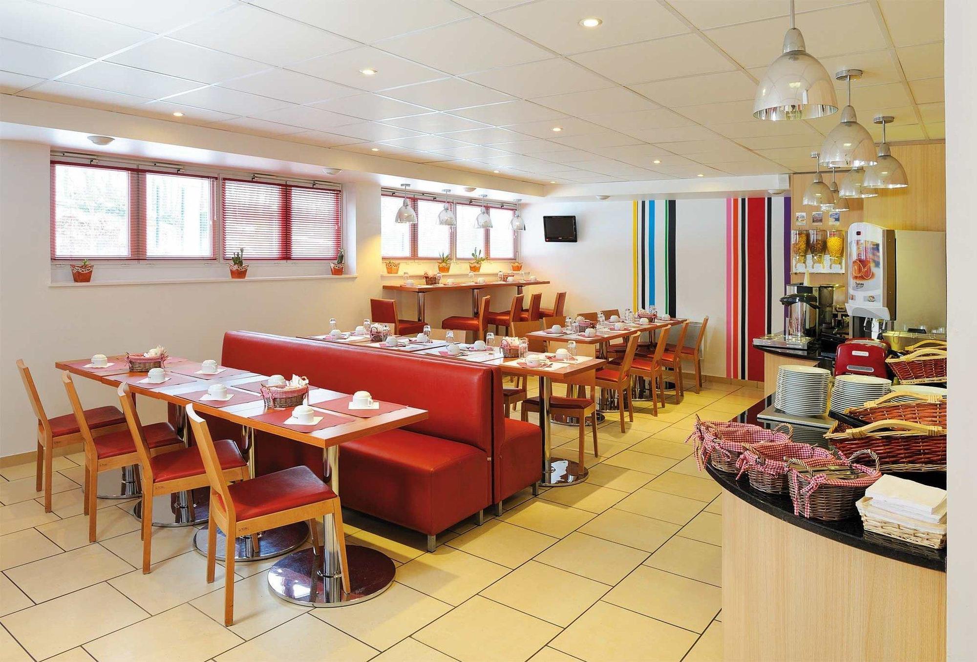 Residhome Paris Saclay " Bures Sur Yvette " Restaurace fotografie